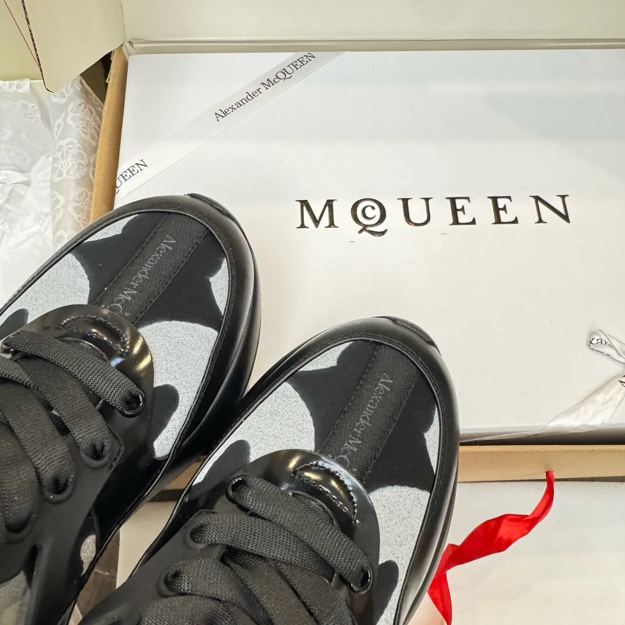 Alexander McQueen Oversized Sneaker काला चांदी कैमो चंकी स्नीकर 5