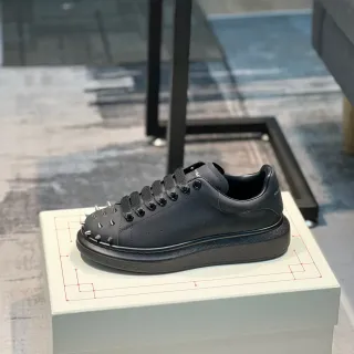 Alexander McQueen बड़ा स्नीकर काला स्पाइक टो लाइफस्टाइल स्नीकर