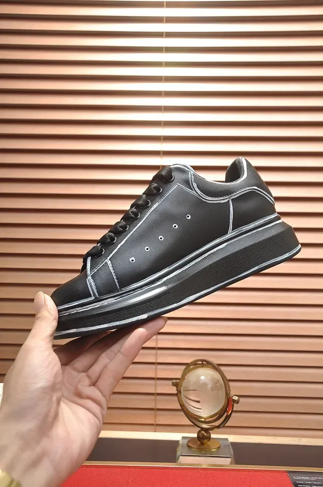 Alexander McQueen 黑白 Oversized Sneaker 轮廓对比缝线 生活方式鞋 6