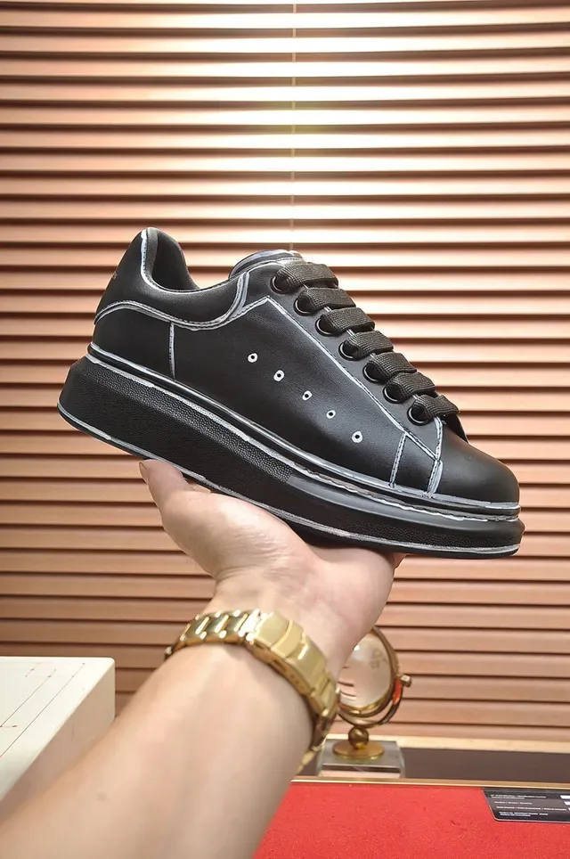 Alexander McQueen 黑白 Oversized Sneaker 轮廓对比缝线 生活方式鞋 7