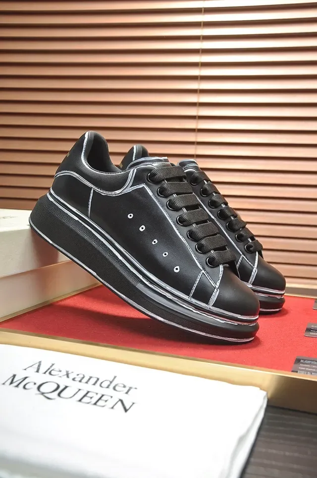 Alexander McQueen 黑白 Oversized Sneaker 轮廓对比缝线 生活方式鞋 8