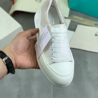 Alexander McQueen Oversized Sneaker Off-White Lifestyle Sneakers
