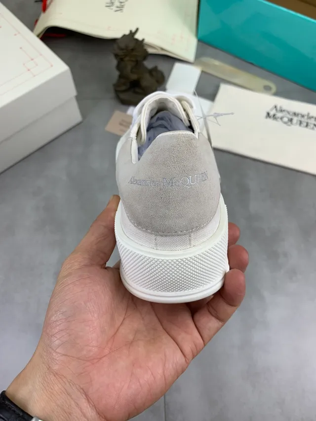 Alexander McQueen Oversized Sneaker Off-White Lifestyle Sneakers 3