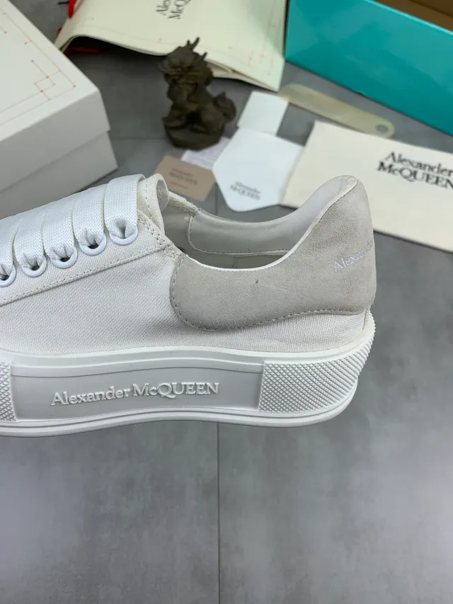 Alexander McQueen Oversized Sneaker Off-White Lifestyle Sneakers 4