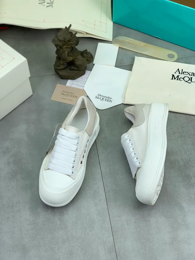 Alexander McQueen Oversized Sneaker Off-White Lifestyle Sneakers 5
