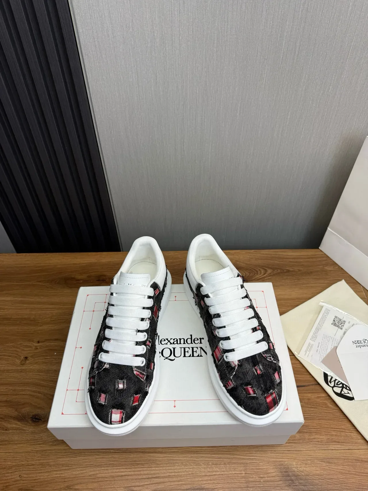 Alexander McQueen Oversized Sneaker White Black Red Lifestyle Sneakers 3