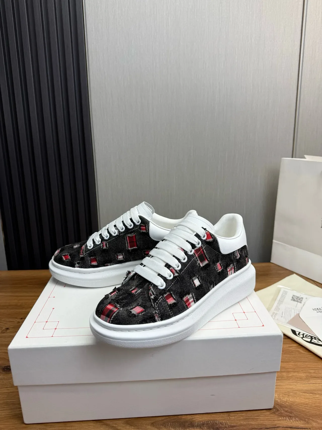 Alexander McQueen Oversized Sneaker White Black Red Lifestyle Sneakers 4