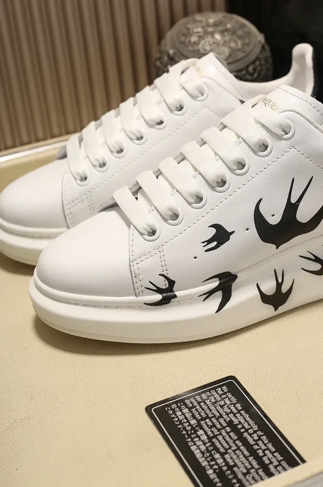 Alexander McQueen 白色黑色超大轮廓皮革上层生活方式运动鞋 4