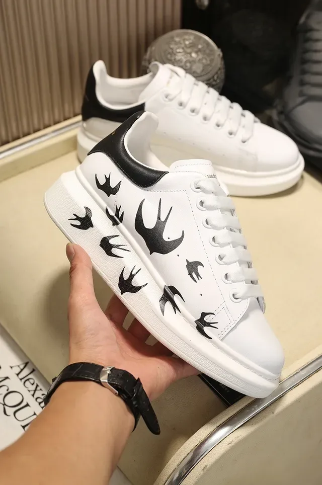 Alexander McQueen 白色黑色超大轮廓皮革上层生活方式运动鞋 6