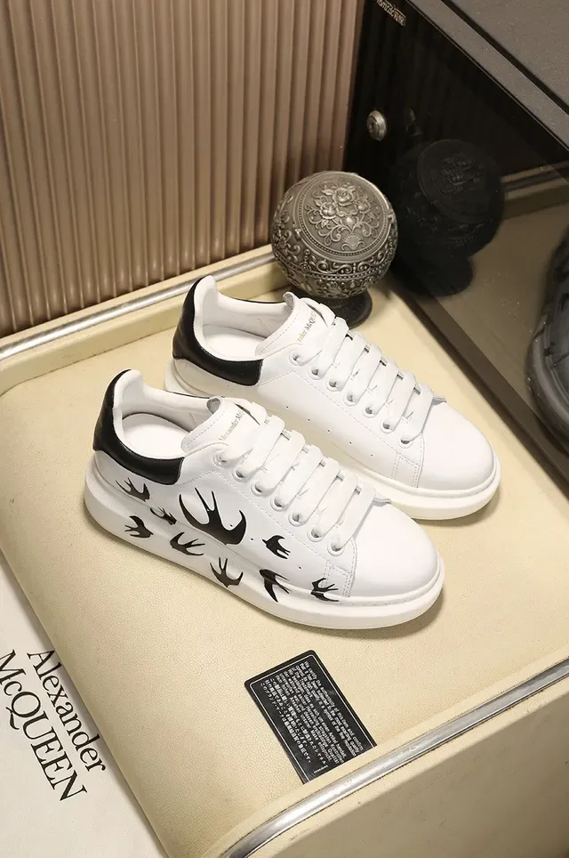 Alexander McQueen 白色黑色超大轮廓皮革上层生活方式运动鞋 8