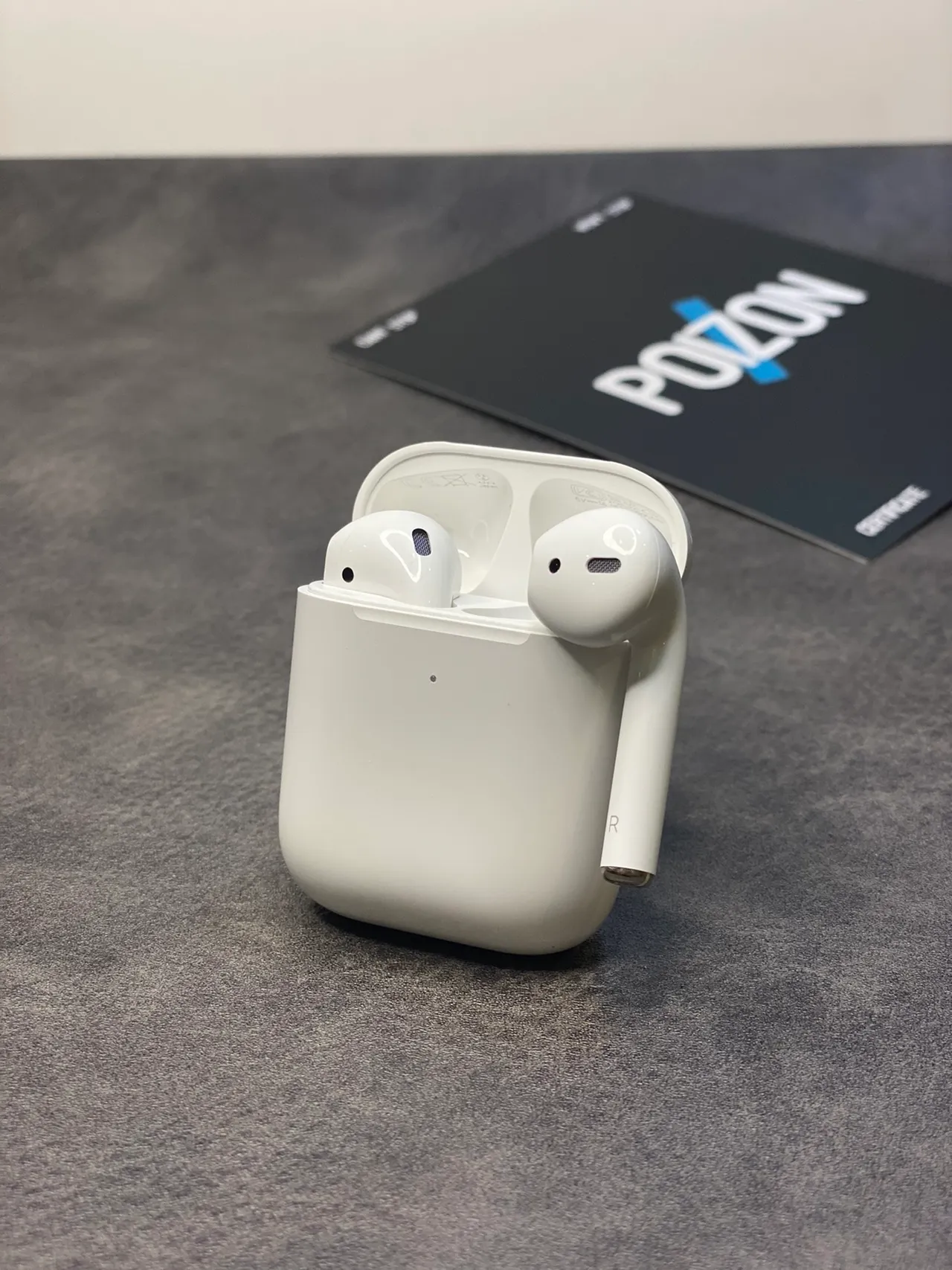 Apple AirPods সাদা কম্প্যাক্ট স্টেম-স্টাইল গ্লসি ফিনিশ TWS ইয়ারবাডস 5