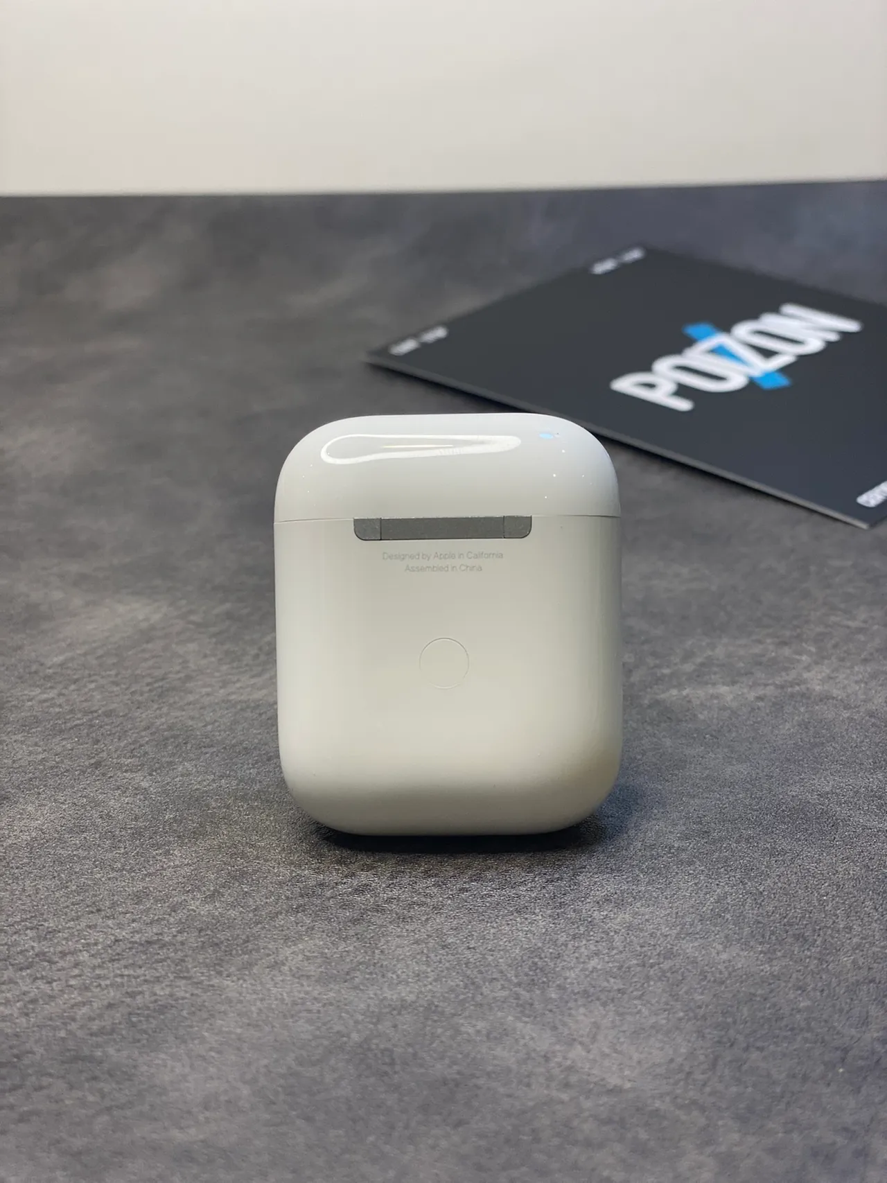 Apple AirPods সাদা কম্প্যাক্ট স্টেম-স্টাইল গ্লসি ফিনিশ TWS ইয়ারবাডস 8