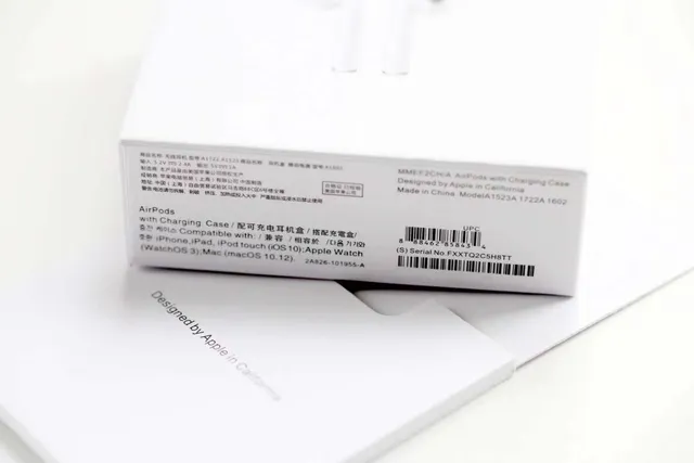 Apple AirPods সাদা কম্প্যাক্ট স্টেম-স্টাইল গ্লসি ফিনিশ TWS ইয়ারবাডস 14