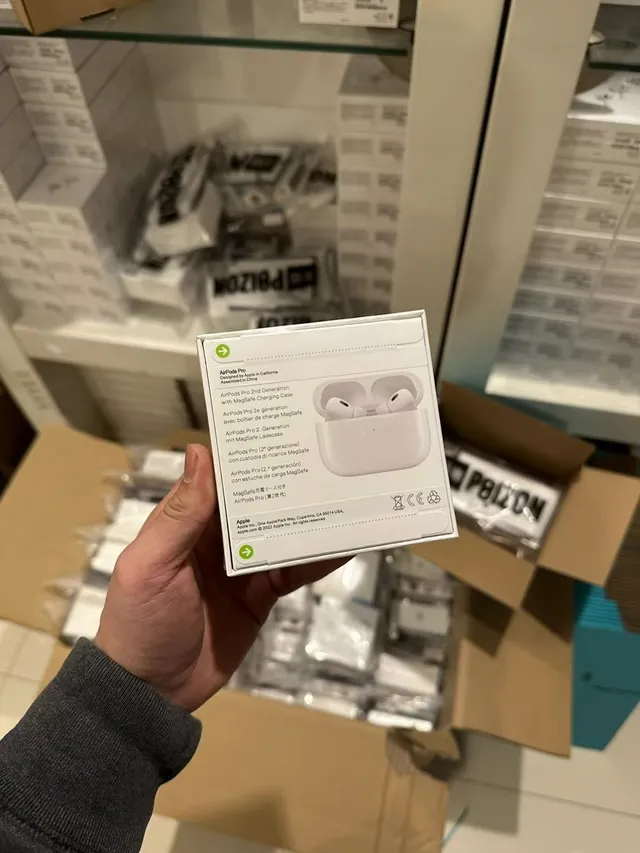 Apple White Compact Stem-Style Silicone-Tipped TWS Earbuds 7