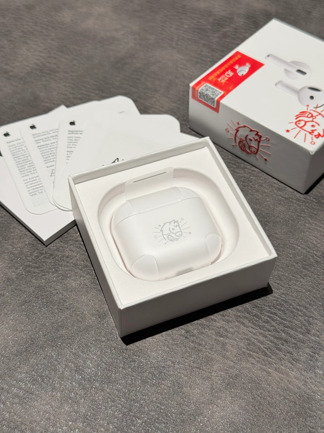Apple Blanc Gris Brillant Gravé Motif Cheval TWS écouteurs 13