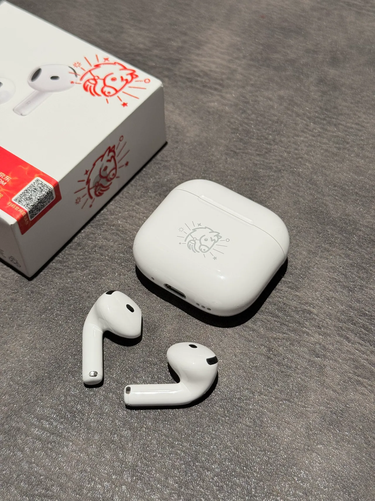 Apple Blanc Gris Brillant Gravé Motif Cheval TWS écouteurs 15