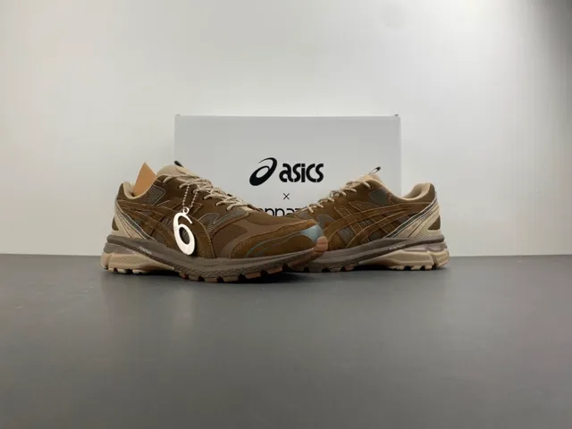 ASICS Gel-Kayano Tênis lifestyle de camurça e malha marrom 13
