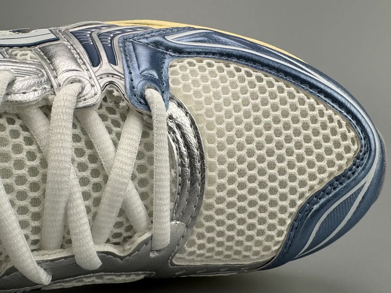ASICS Gel-Kayano Navy and Silver Mesh 跑鞋 2