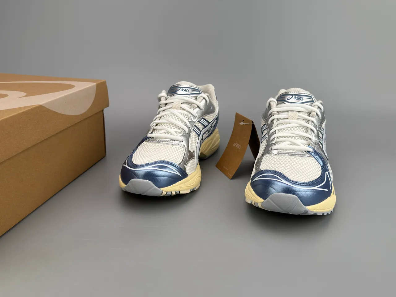 ASICS Gel-Kayano Navy and Silver Mesh 跑鞋 3