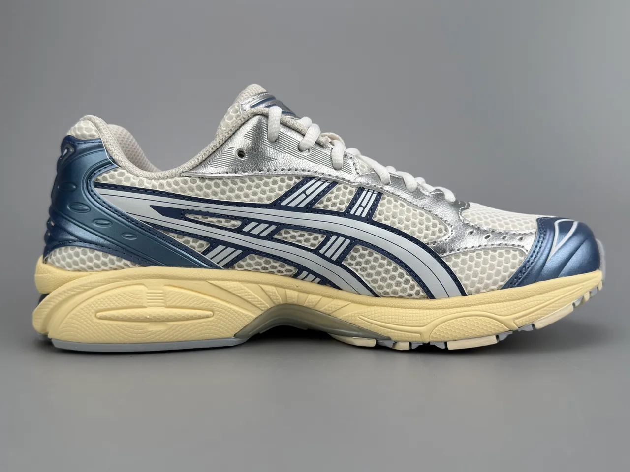 ASICS Gel-Kayano Navy and Silver Mesh 跑鞋 10