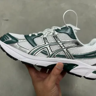 ASICS 白绿网面 金属银色笼跑鞋