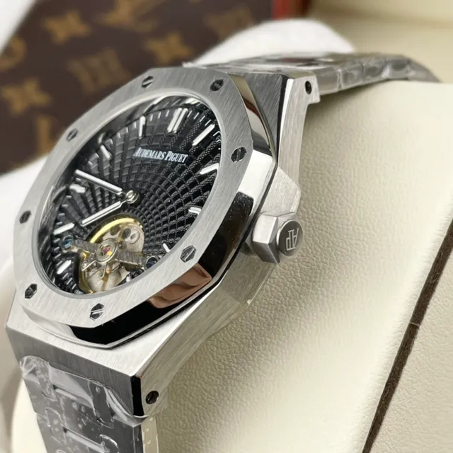 Audemars Piguet Royal Oak 镂空黑色表盘陀飞轮机械腕表 5