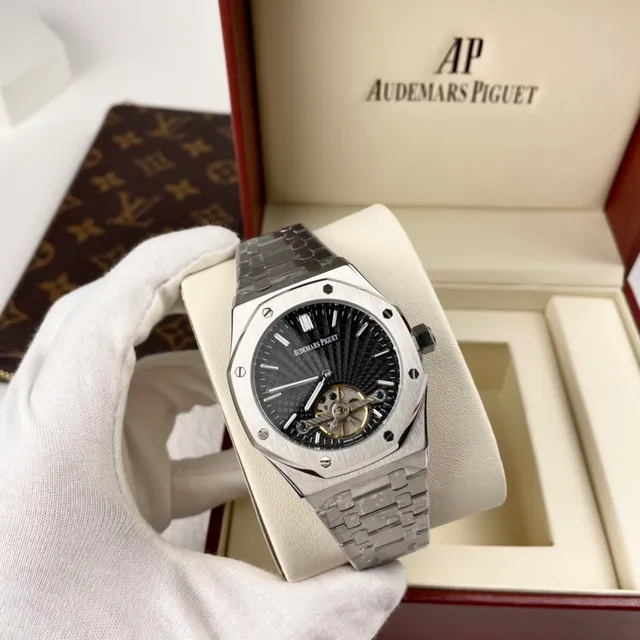 Audemars Piguet Royal Oak 镂空黑色表盘陀飞轮机械腕表 8