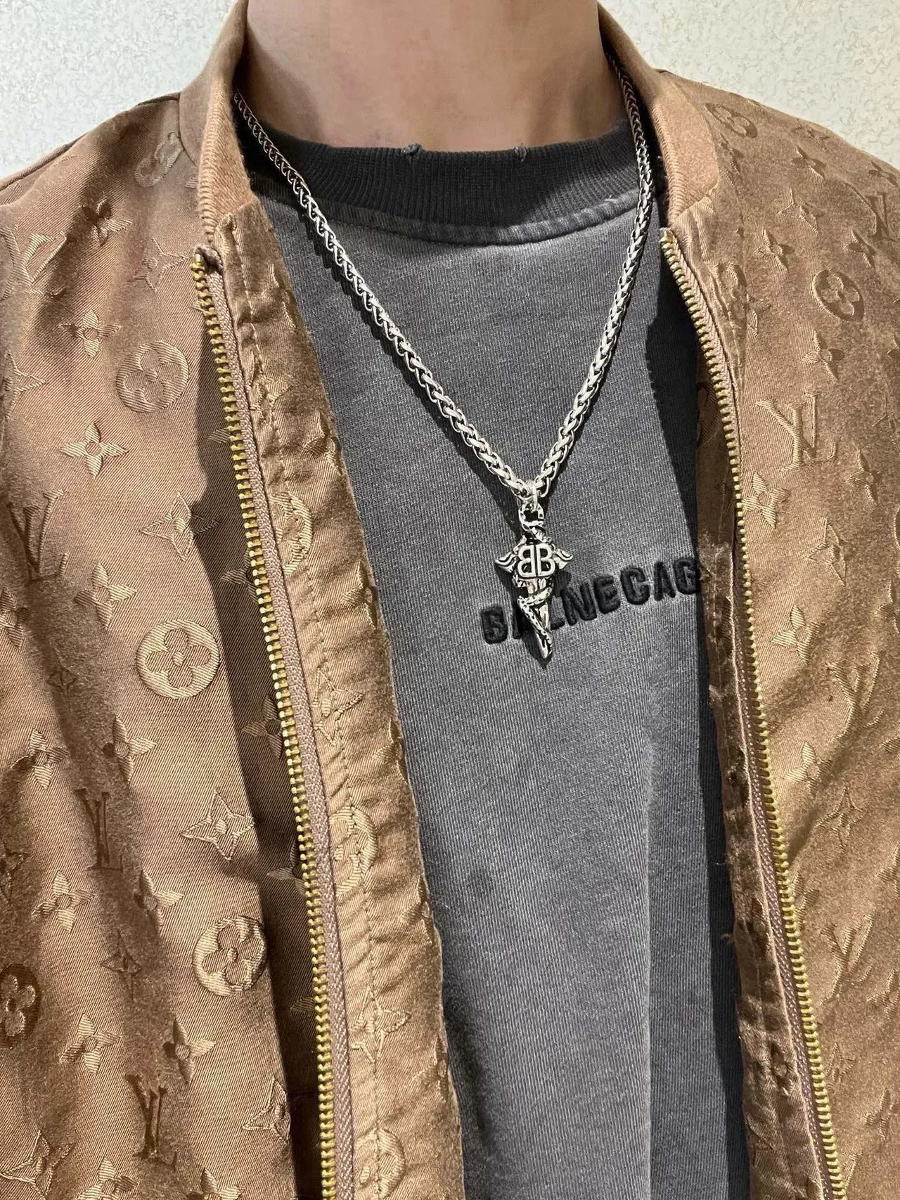 Balenciaga BB Dagger 银色 编织曲奇链 精致 monogram 坠饰 项链 3