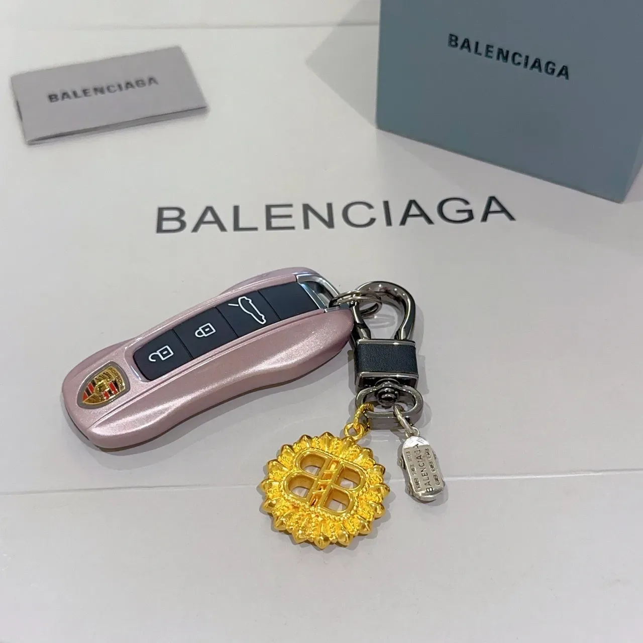 Balenciaga BB Or Noir Sunburst Logo Bijoux Métal 4