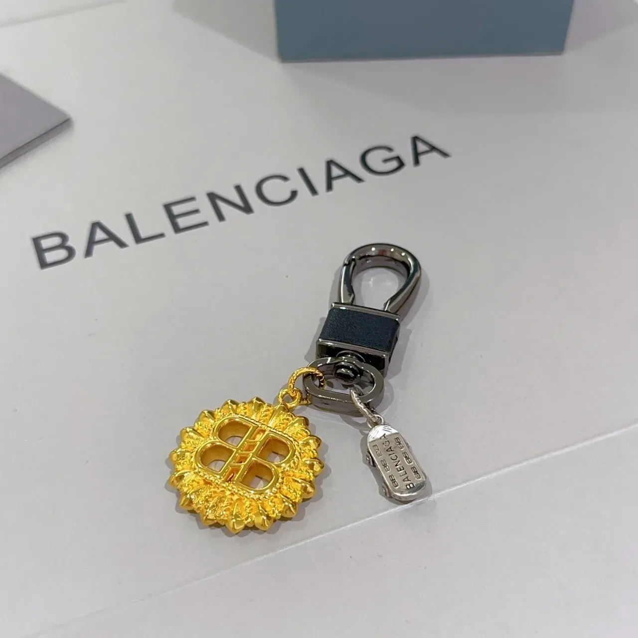 Balenciaga BB Or Noir Sunburst Logo Bijoux Métal 6