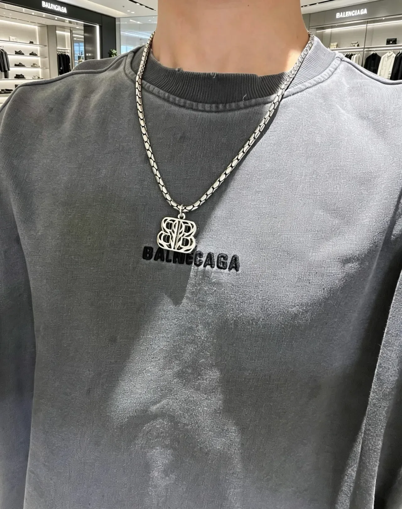 Colar Balenciaga BB Monograma Openwork 3