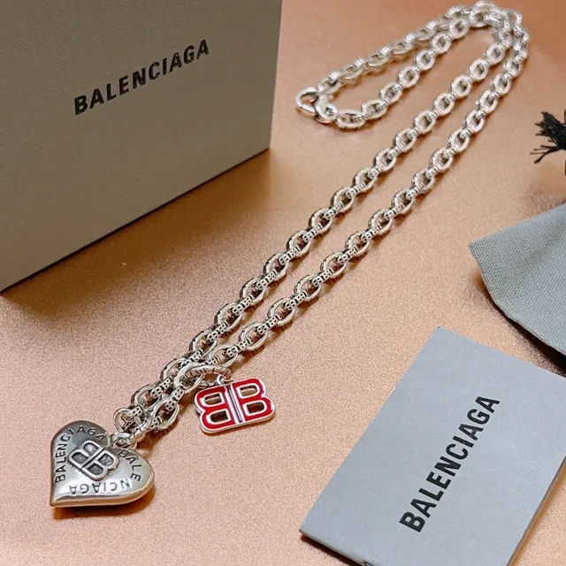 Balenciaga BB Motif 心形珐琅坠子项链 6