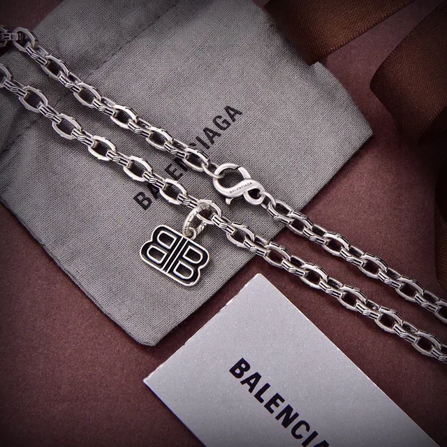 Balenciaga BB 银色双吊坠链条项链 2
