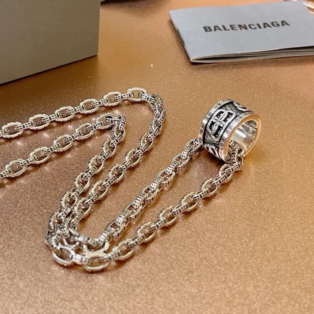 Balenciaga BB 银调圆柱形吊坠链条项链 5