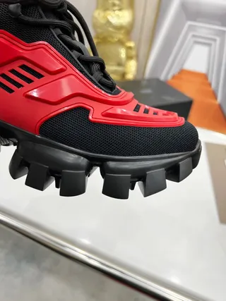 Balenciaga sneakers chunky noir et rouge à lacets hauts jaula sculptée 4
