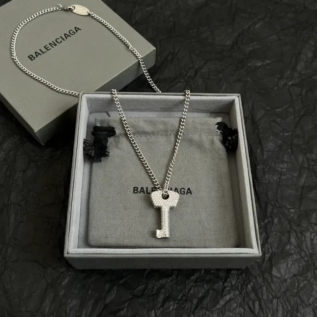 Collares Balenciaga Cristal-Pavé Chave e Coração 4