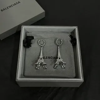 Balenciaga इफेल टावर क्रिस्टल सिल्वर टोन ईयररिंग्स