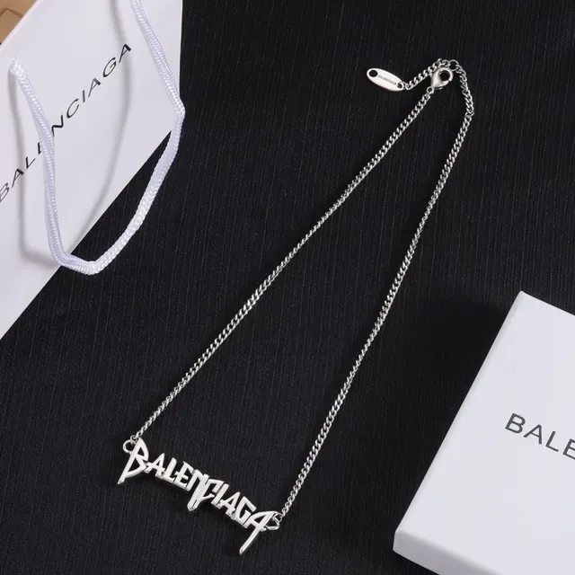 巴伦西亚亚 Logo Pendant 银黑 Curb Chain 链项链 4