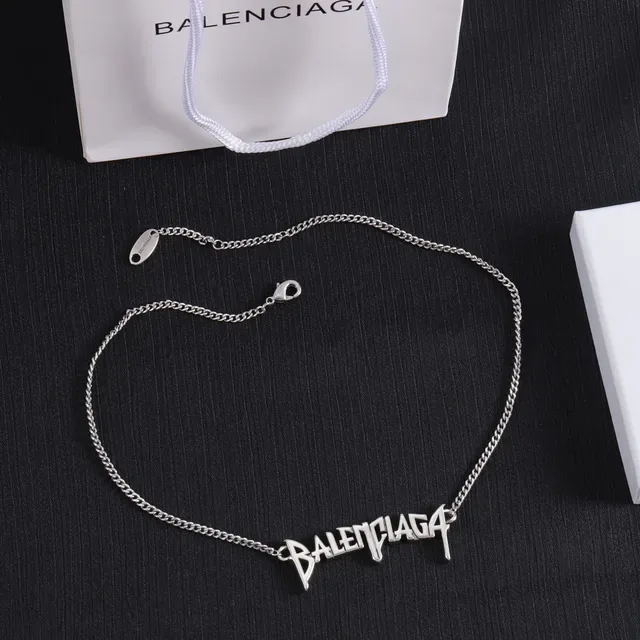 巴伦西亚亚 Logo Pendant 银黑 Curb Chain 链项链 6