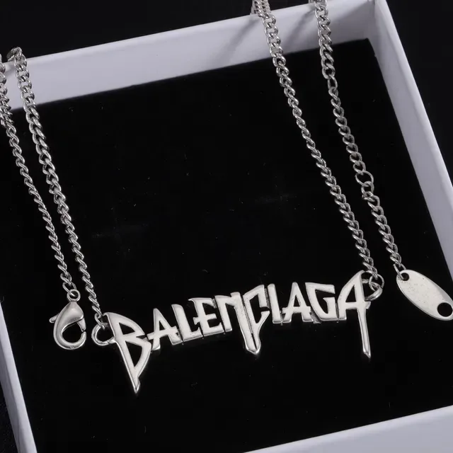 巴伦西亚亚 Logo Pendant 银黑 Curb Chain 链项链 7