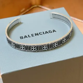Balenciaga Monogrammed Prata e Preto Esmaltada Pulseira de Pulso