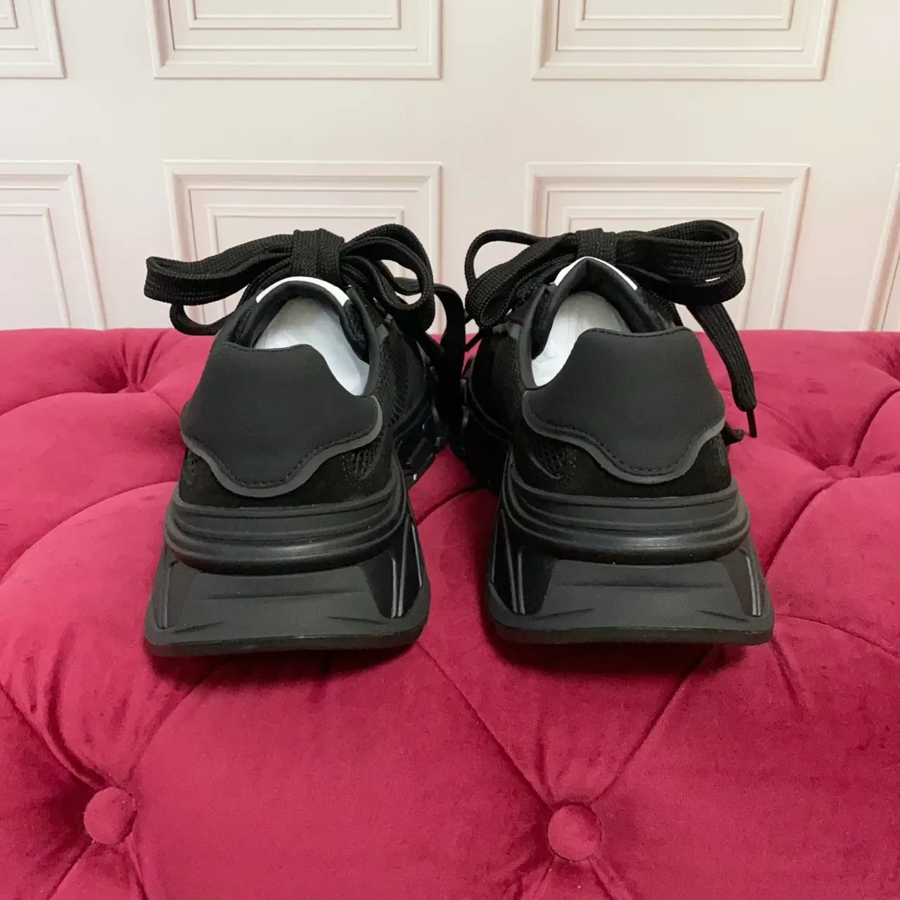 Balenciaga Runner কালো মেশ এবং স্যুড চাঙ্ক স্নিকার্স 2