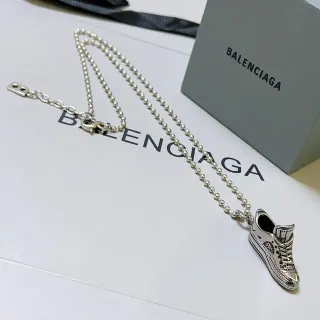 Balenciaga 球鞋吊坠 银色球链 项链