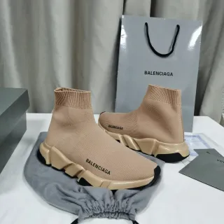 Balenciaga Speed Trainer बेज सॉक-फिट लाइफस्टाइल स्नीकर