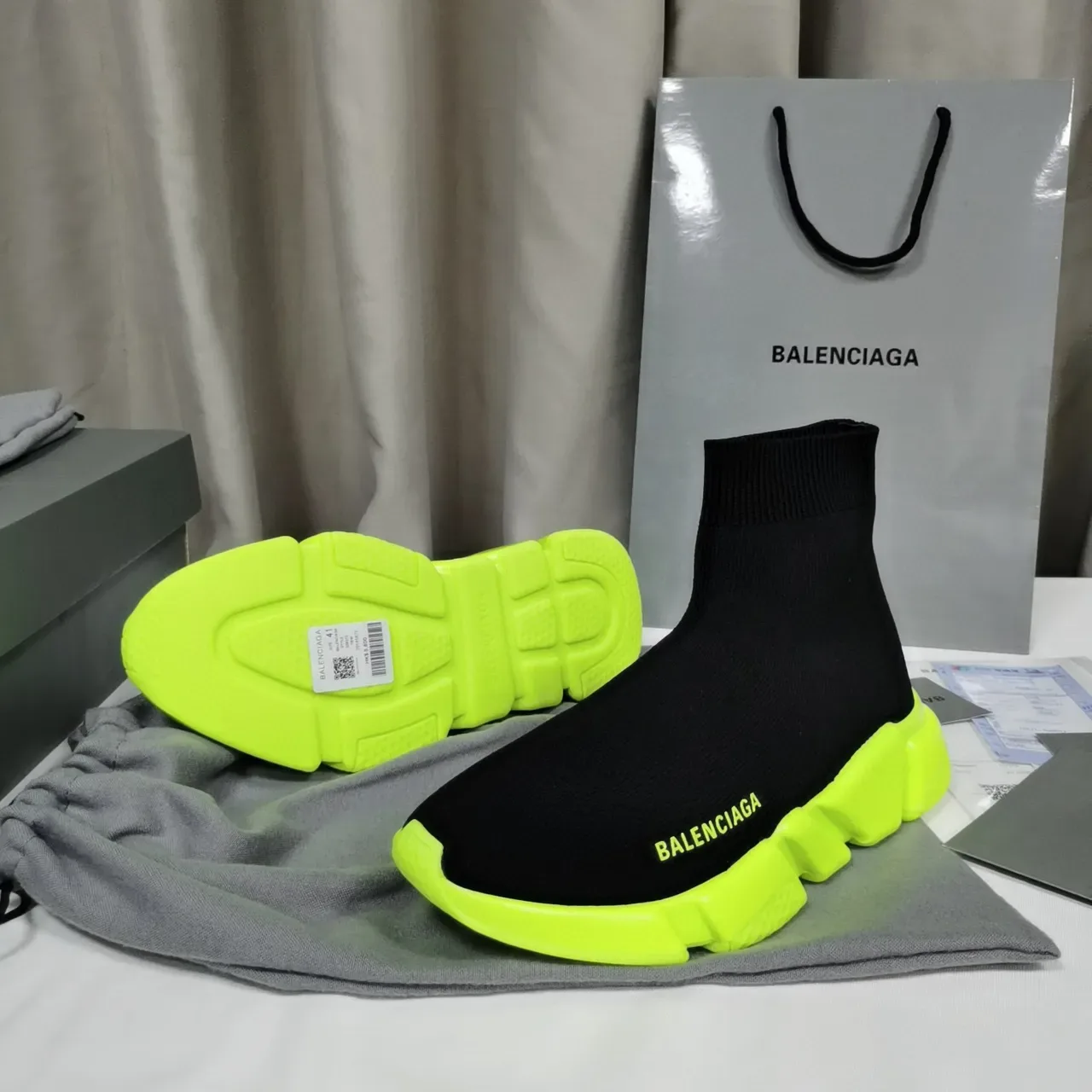 Balenciaga Speed Trainer 黑色和霓虹黄生活方式运动鞋 2
