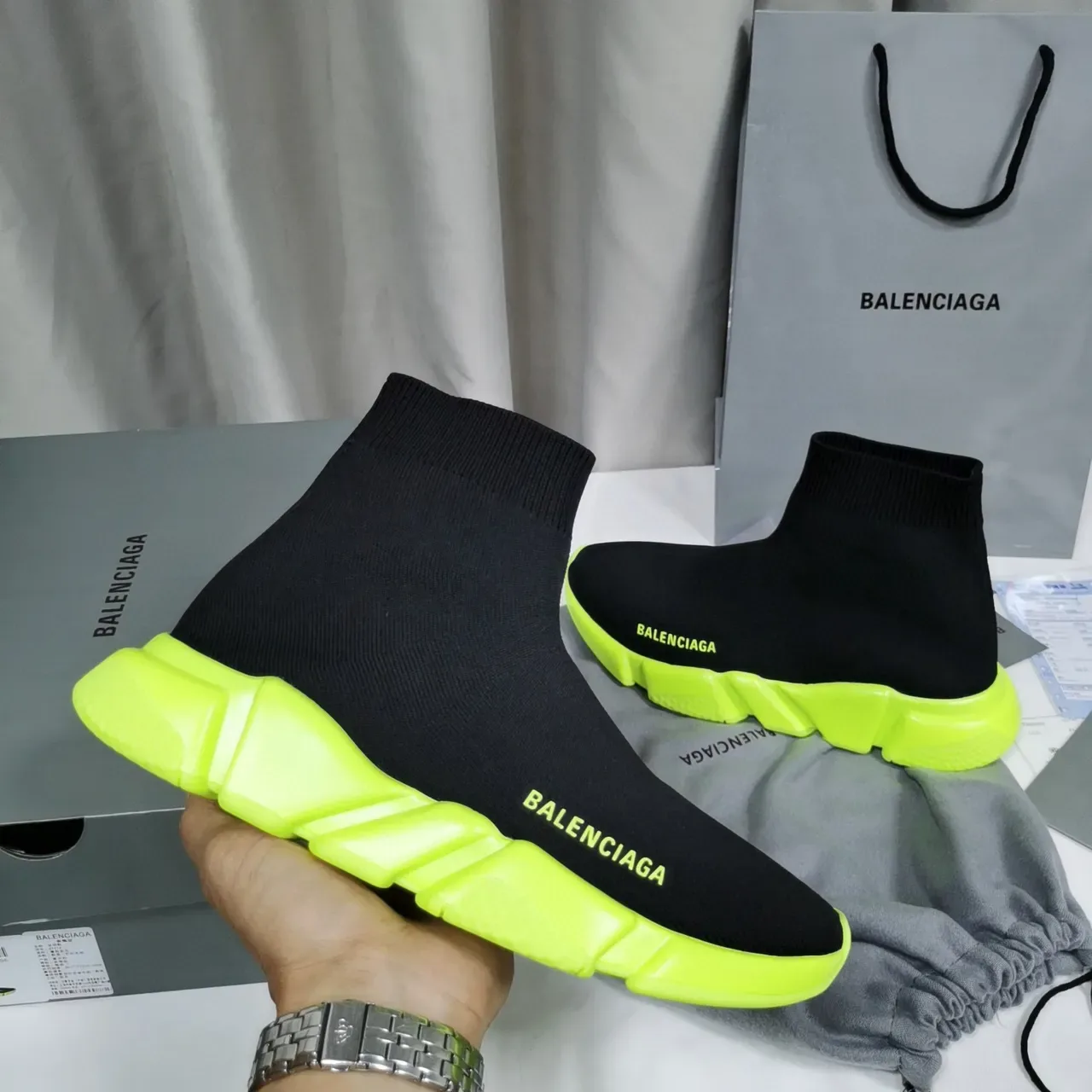 Balenciaga Speed Trainer 黑色和霓虹黄生活方式运动鞋 5