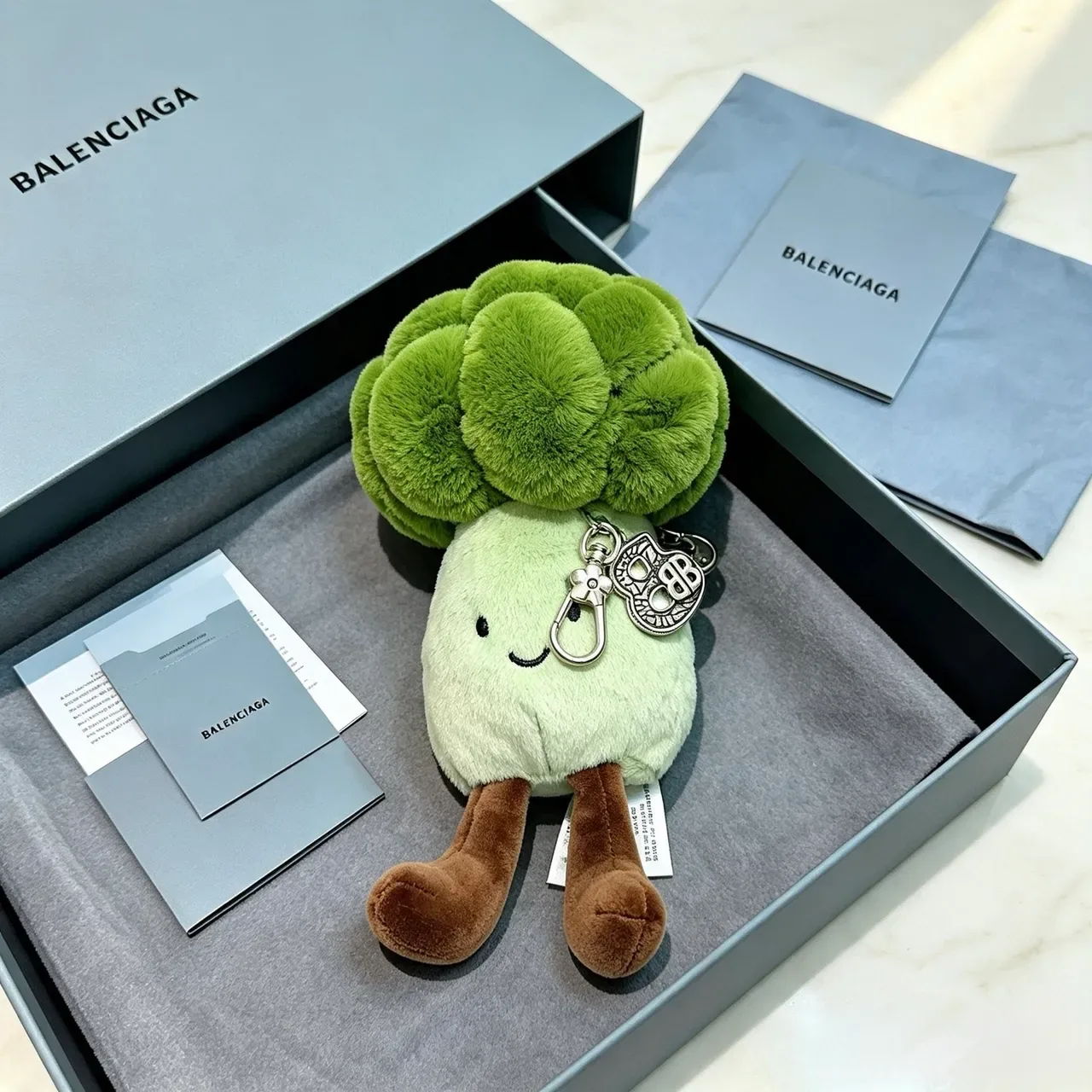 Balenciaga Bolsa Boston Preta de Couro com Alça Superior Estruturada 2