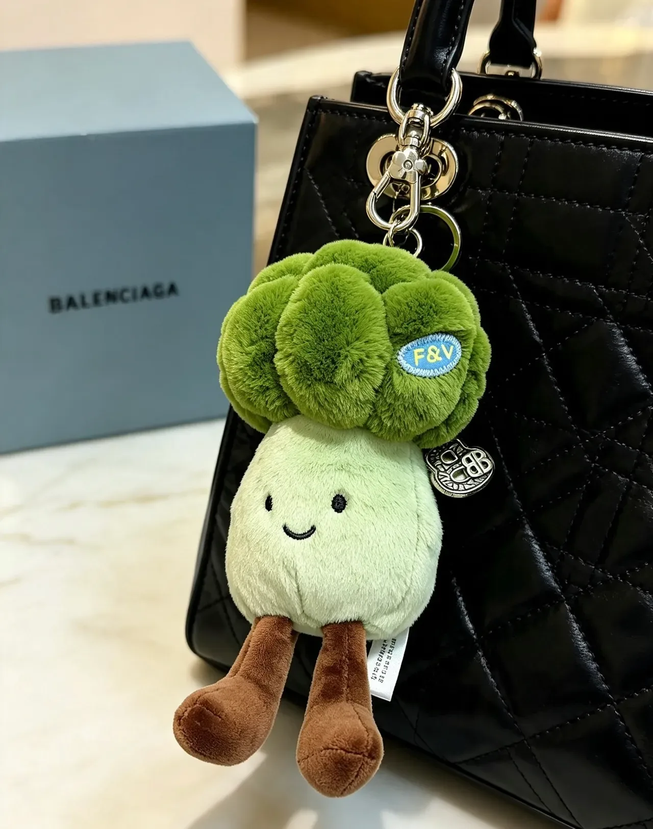 Balenciaga Bolsa Boston Preta de Couro com Alça Superior Estruturada 5