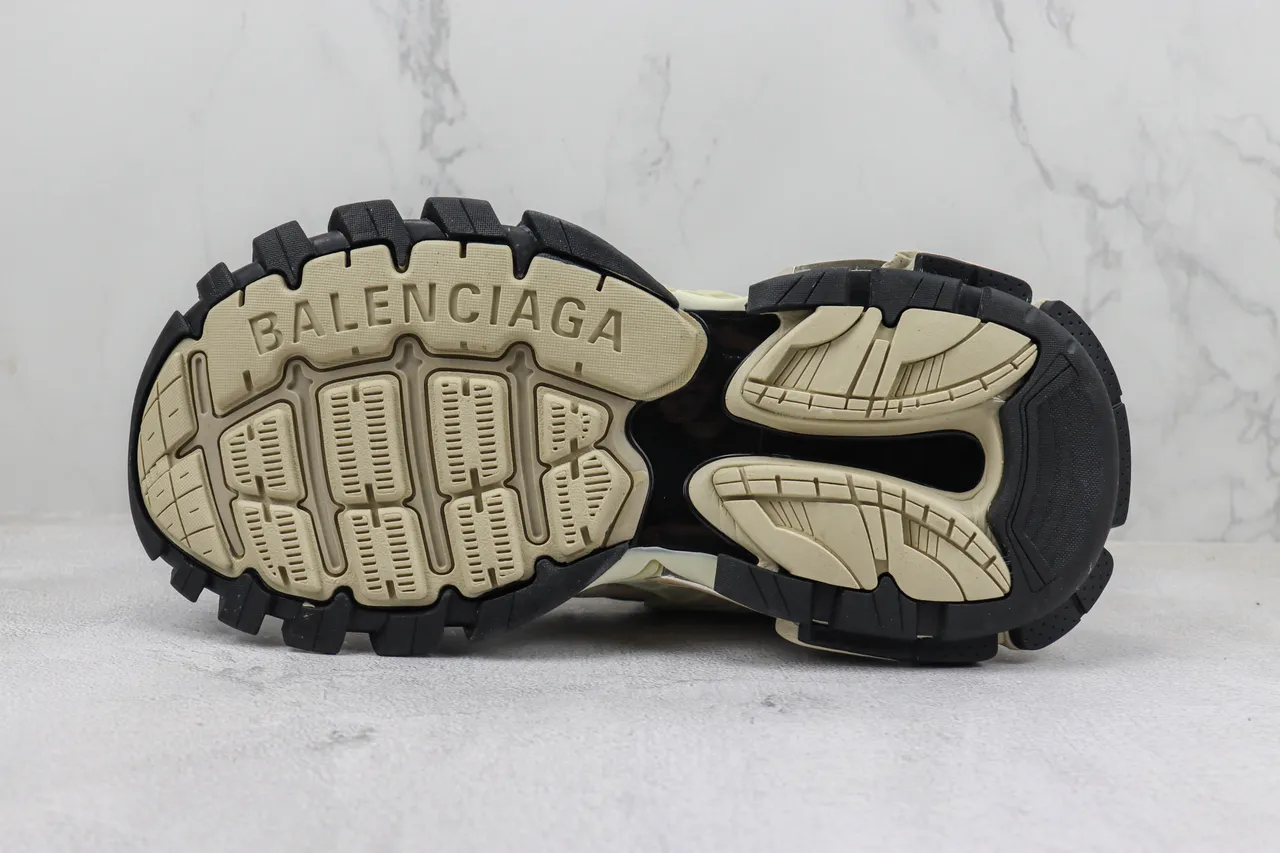 Balenciaga Track Trainer حذاء رياضي بني وأسود سميك 8