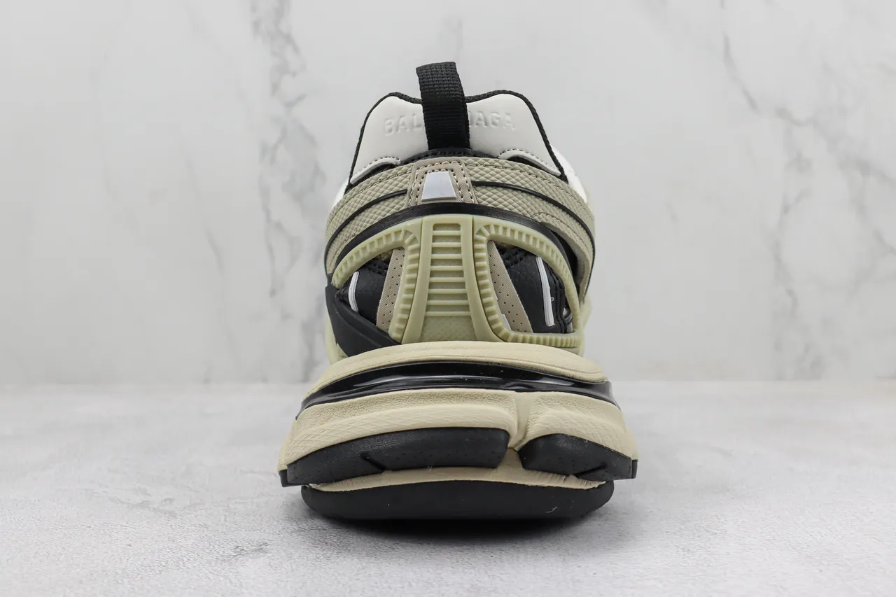 Balenciaga Track Trainer حذاء رياضي بني وأسود سميك 9